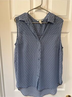 H&M Sleeveless Navy Geometric Print Blouse